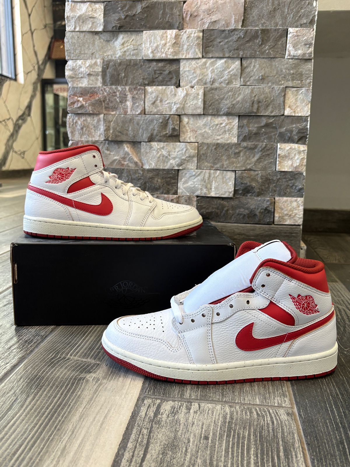 Jordan 1 Mid OG