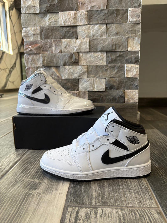 Jordan 1 Mid OG