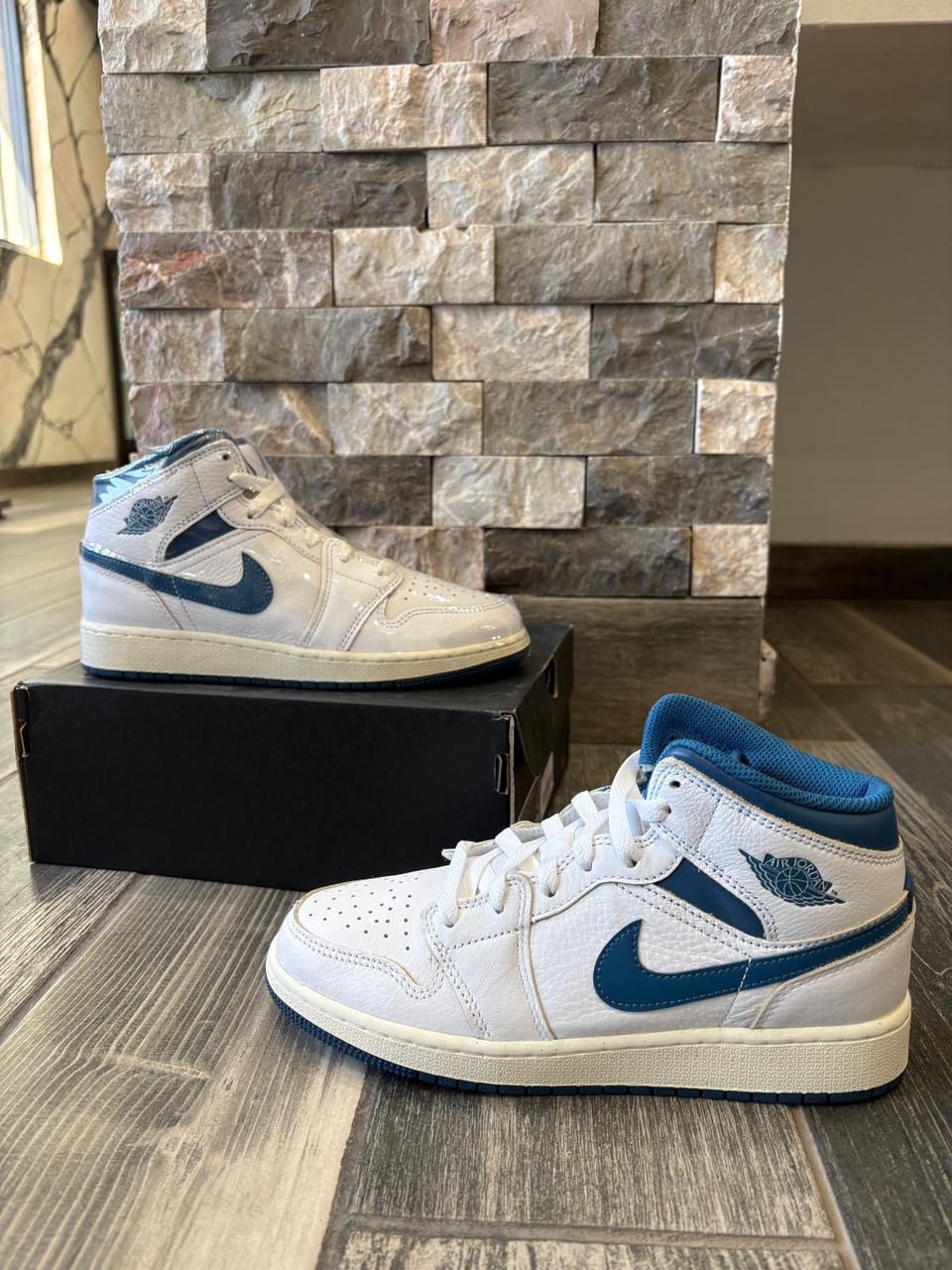 Jordan 1 Mid OG