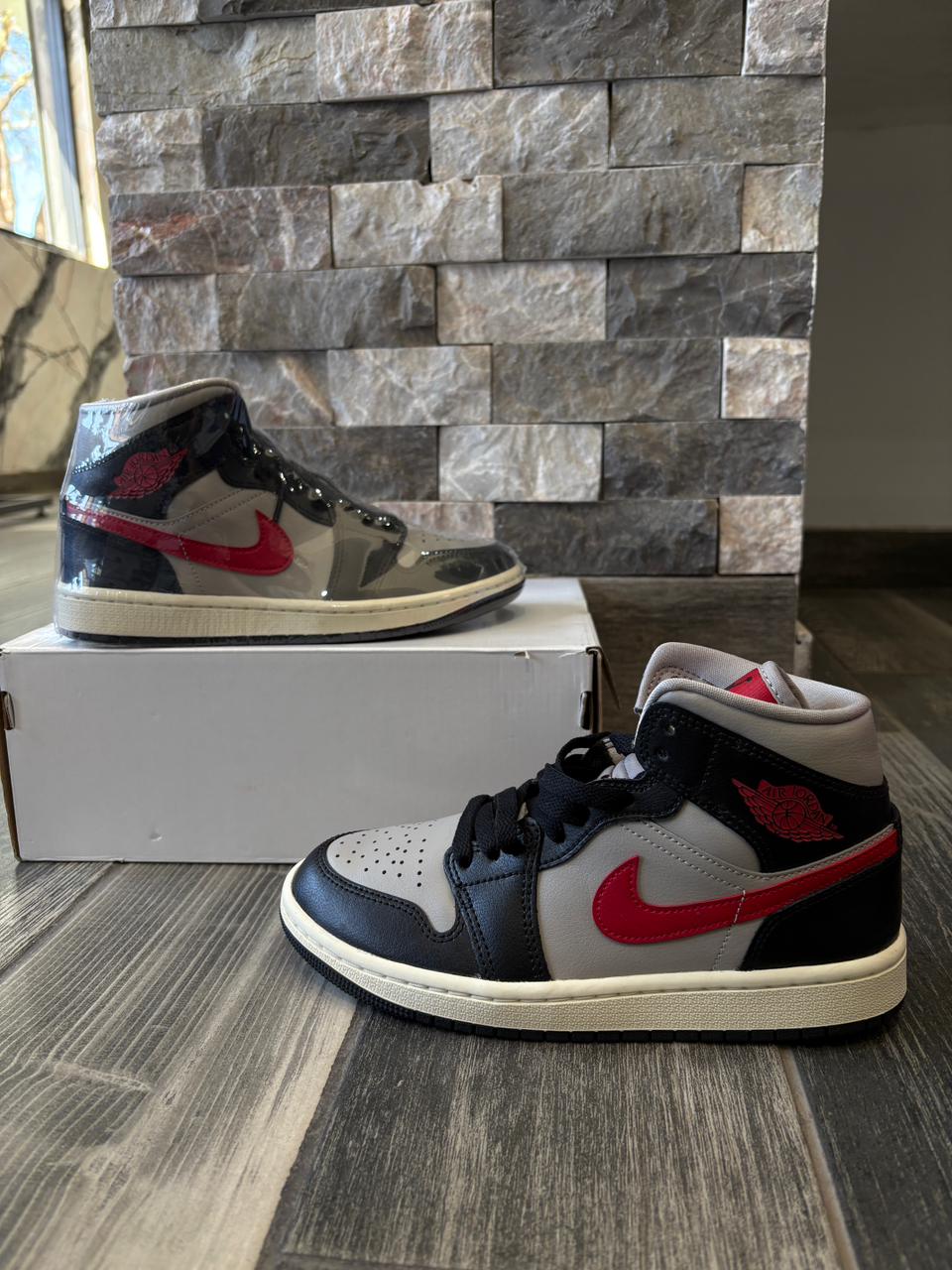 Jordan 1 Mid OG