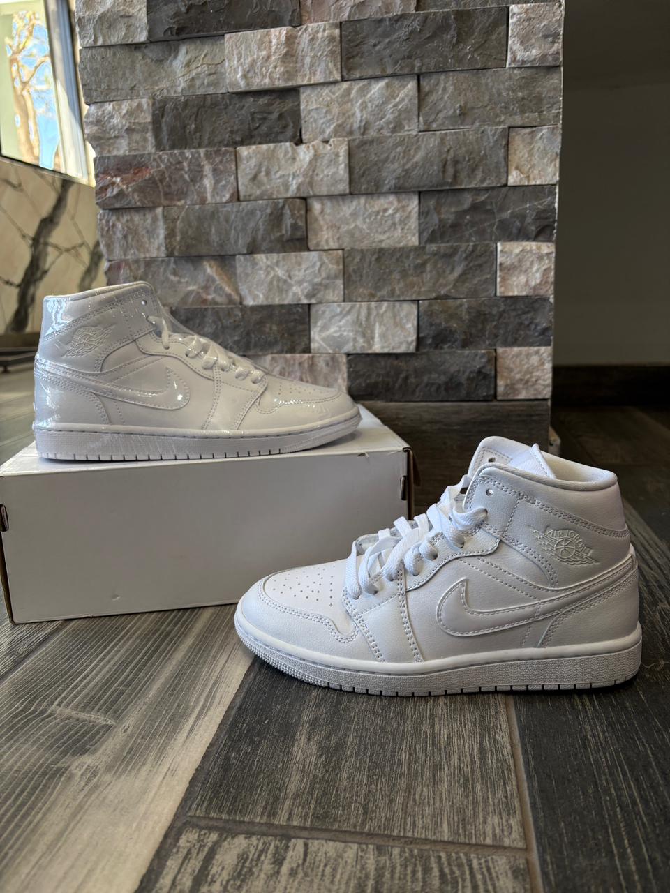 Jordan 1 Mid OG