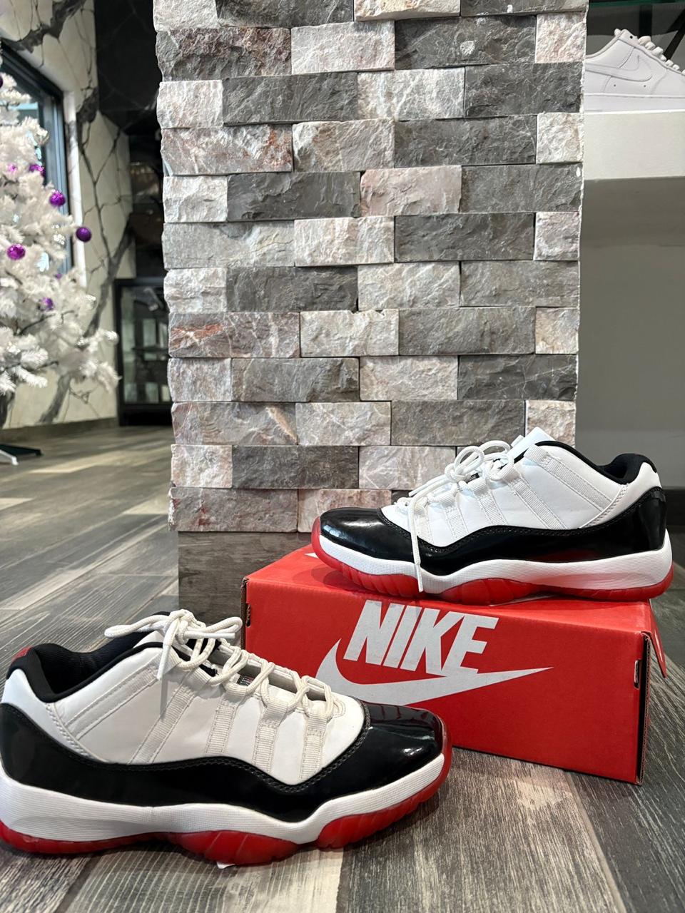 Jordan 11 Low G5